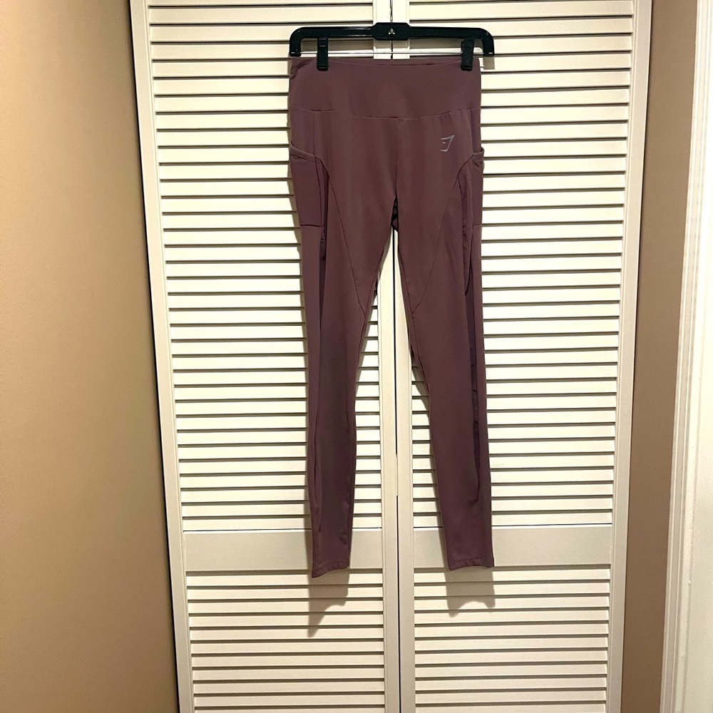 Gymshark Violet High-Waisted Pocket Leggings - full length. Medium.